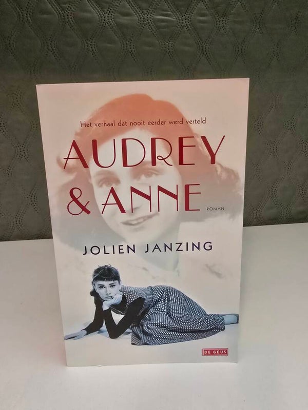 Jolien Janzing – Audrey & Anne