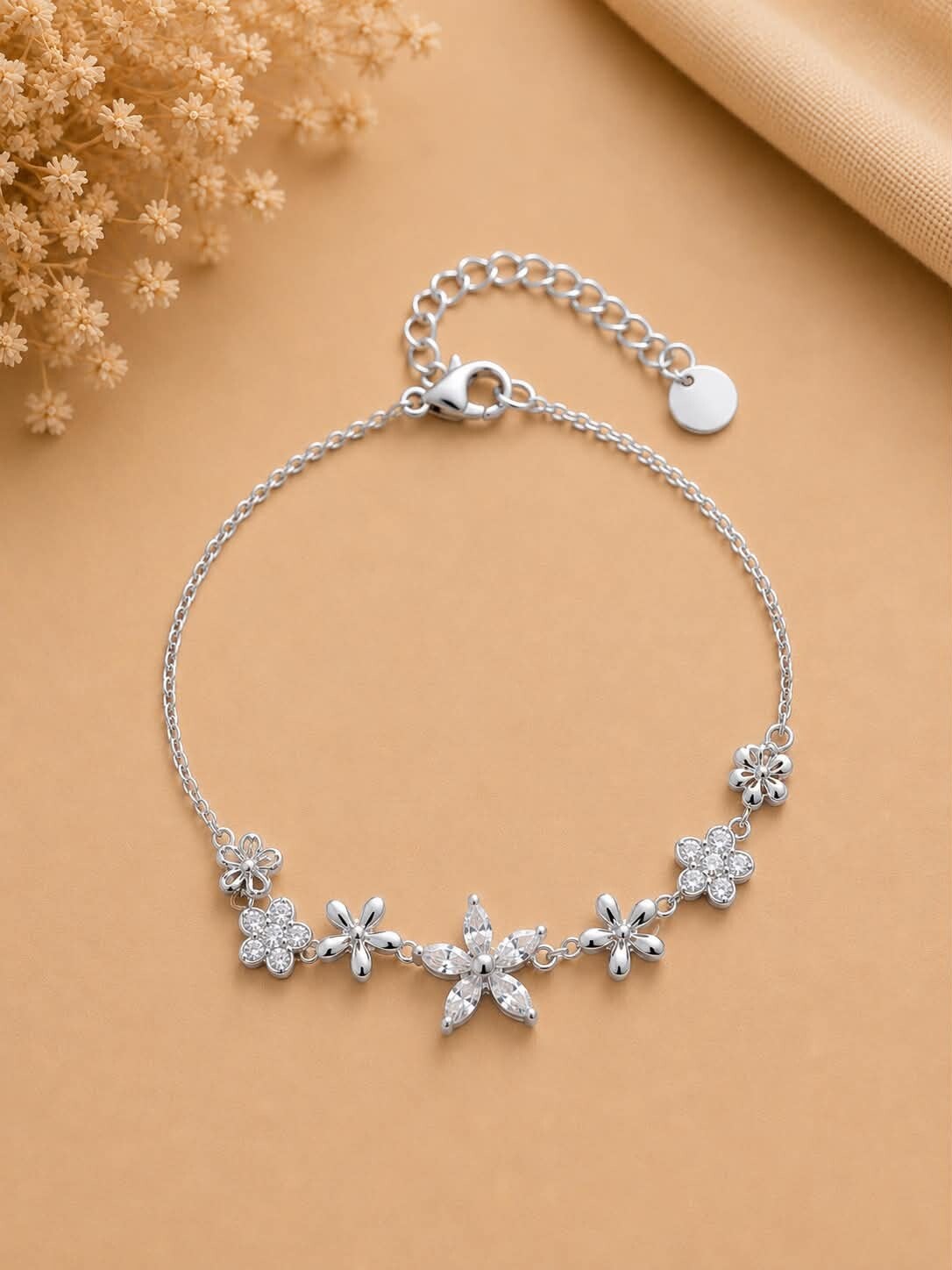 Bracelet à fleurs assorties et strass scintillants Argent