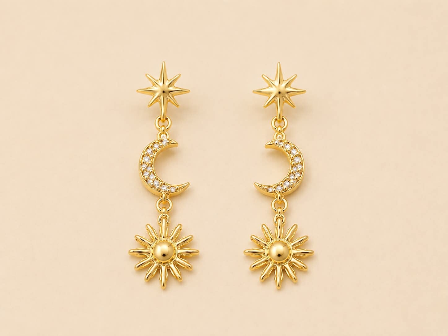 Boucles d'oreilles pendantes lune strassée et soleil Doré