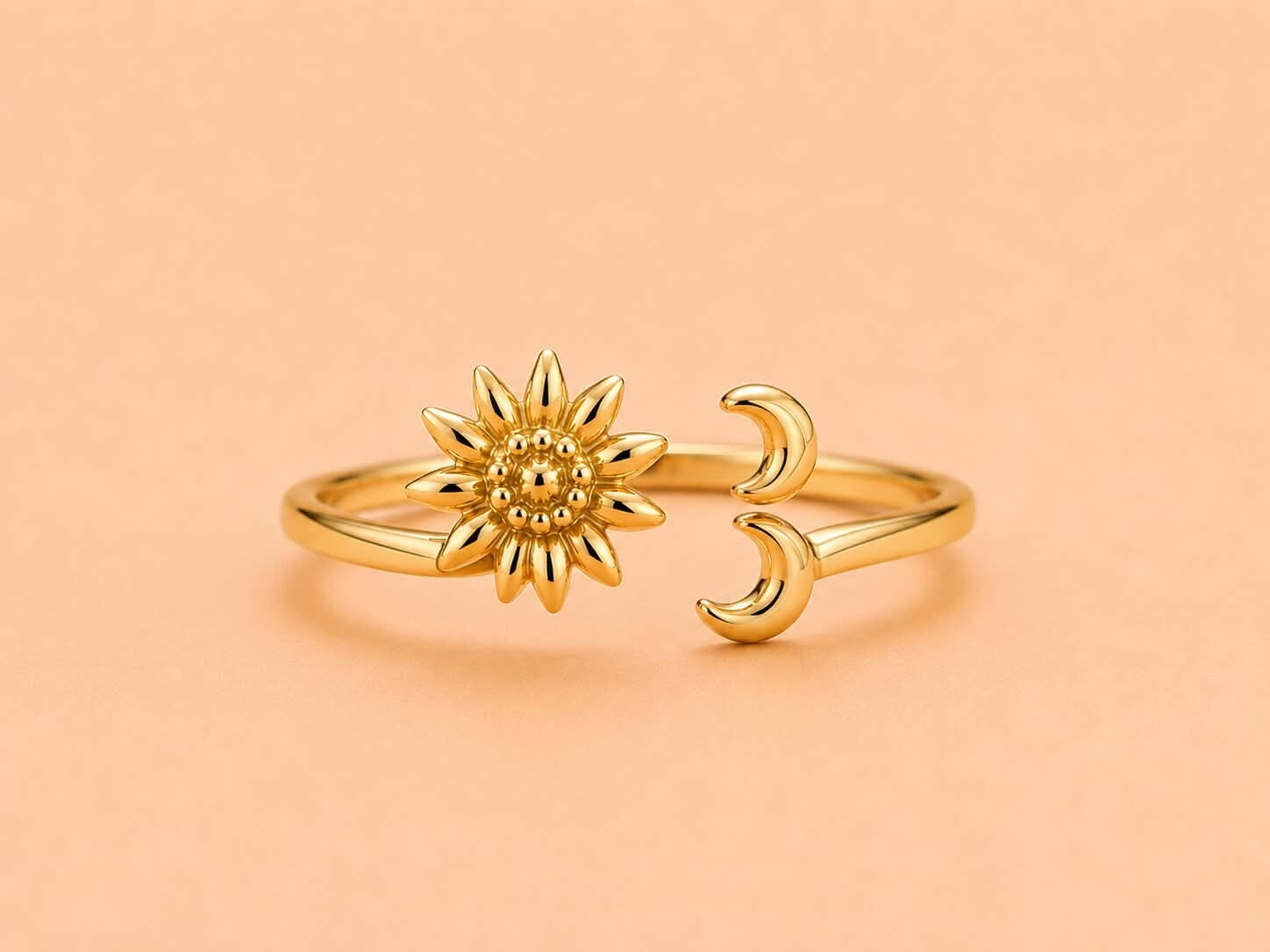 Bague dorée ouverte à l'avant soleil et deux lunes