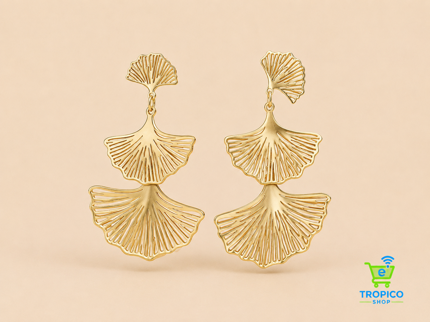 Boucles d’oreilles dorées triples Ginkgo ajourées et pavées