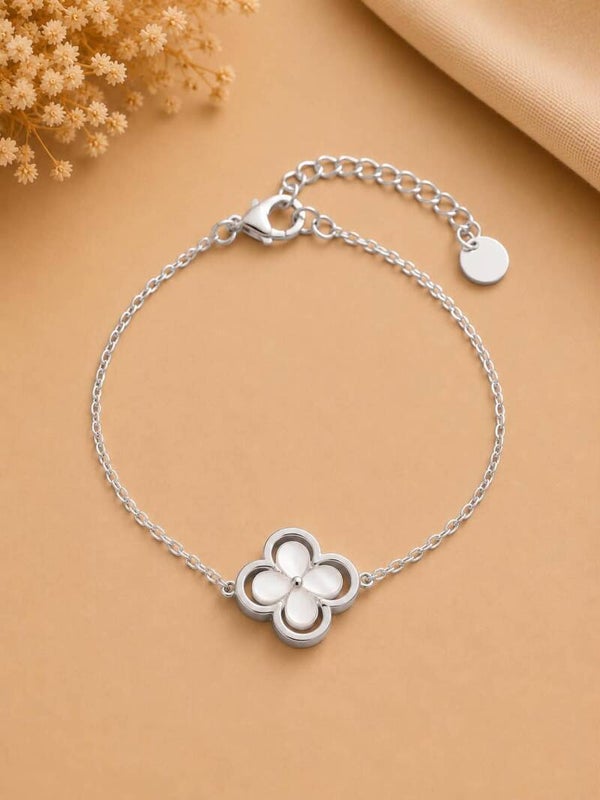 Bracelet fleur nacrée contour ajouré Argenté