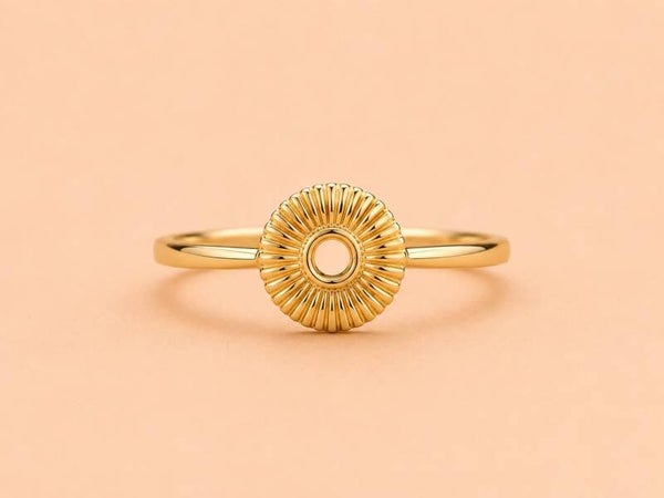 Bague dorée ajustable rosace solaire ajourée