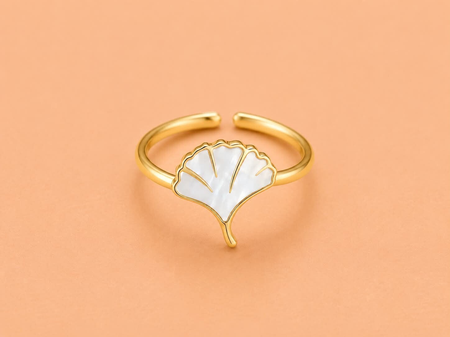 Bague ajustable feuille Ginkgo nacrée Doré