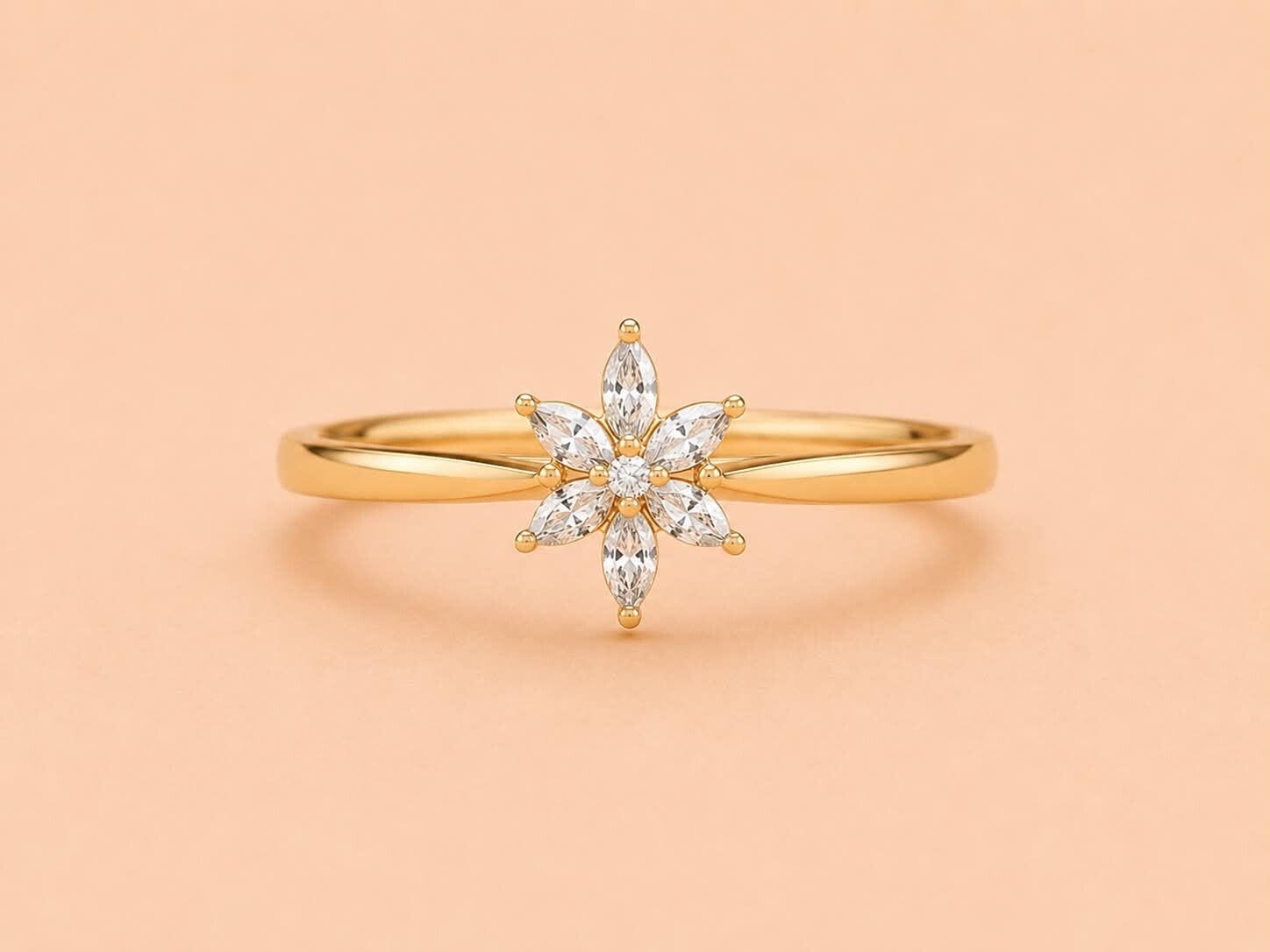 Bague ajustable fleur aux pétales strassés Doré