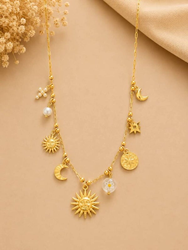Collier doré à charms soleils et lunes Doré