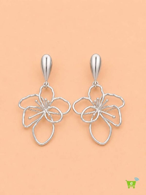 Boucles d'oreilles pendantes fleurs ajourées en fil sculpté Argenté