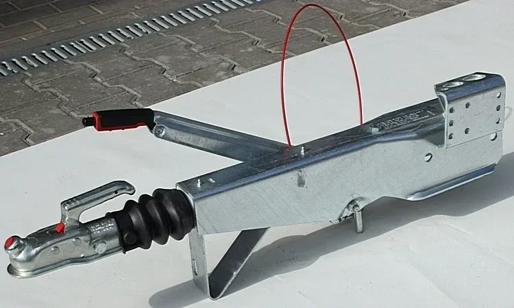 Tête D’Attelage Pour Remorques Freinées Al-Ko 1600Kg Carré 100 161S Ak160