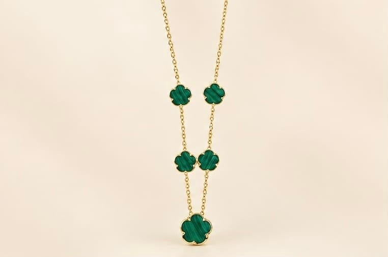 Collier trèfle vert