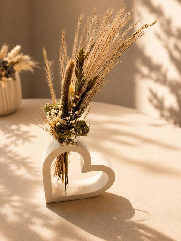 Herz mit Trockenblumen