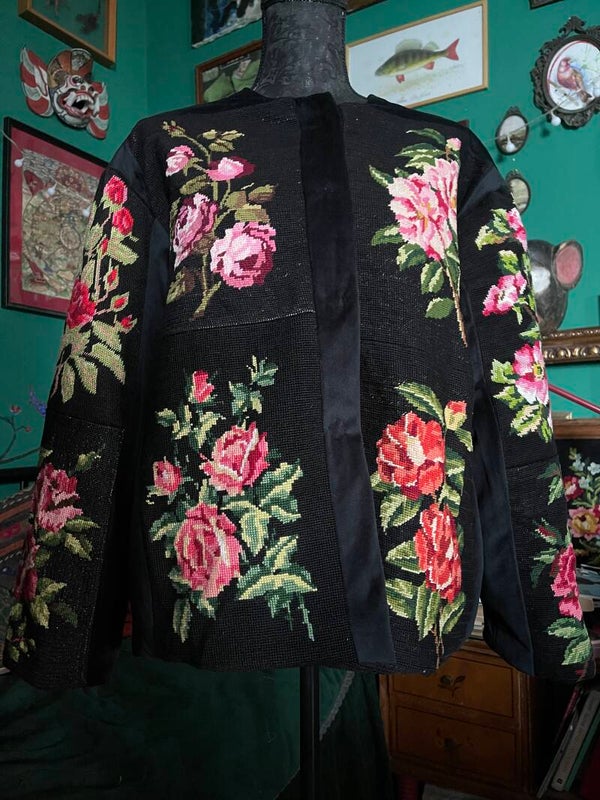 Giacca ricamata a mano “vintage Rose”