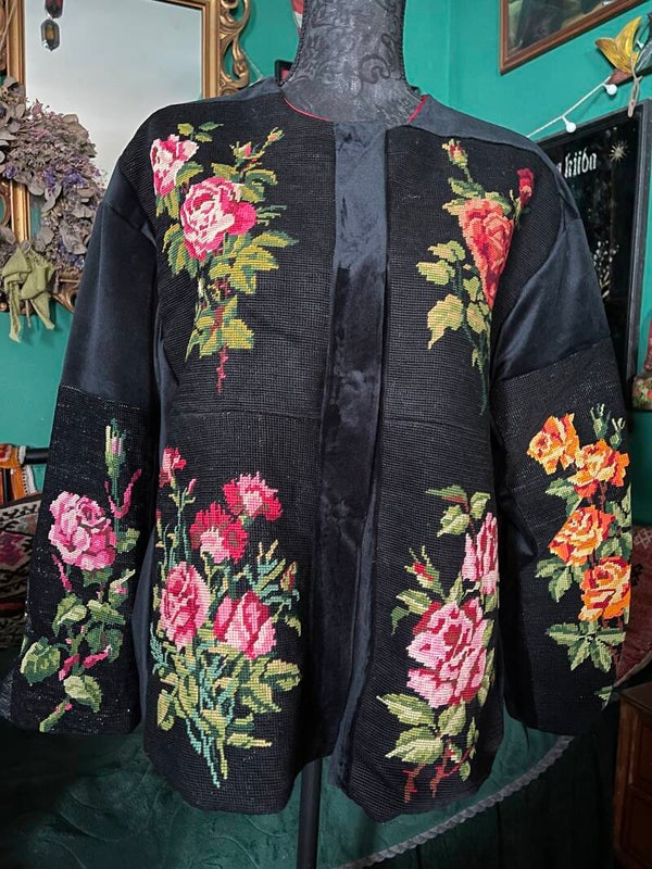 “Vintage Rose” giacca ricamata a mano
