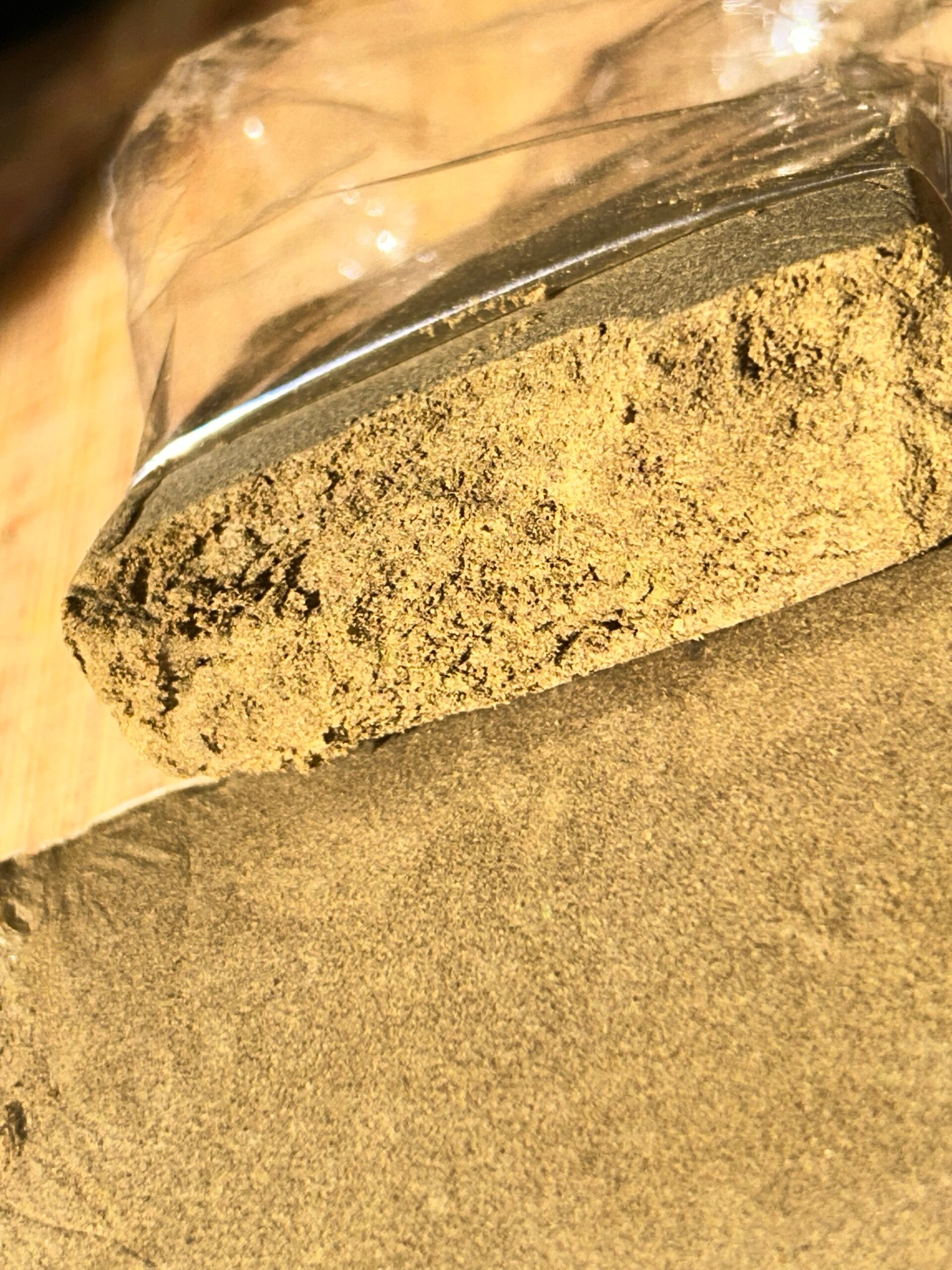 Double Zéro 51% CBD ,Thc 0,3% – Résine de CBD Puissante