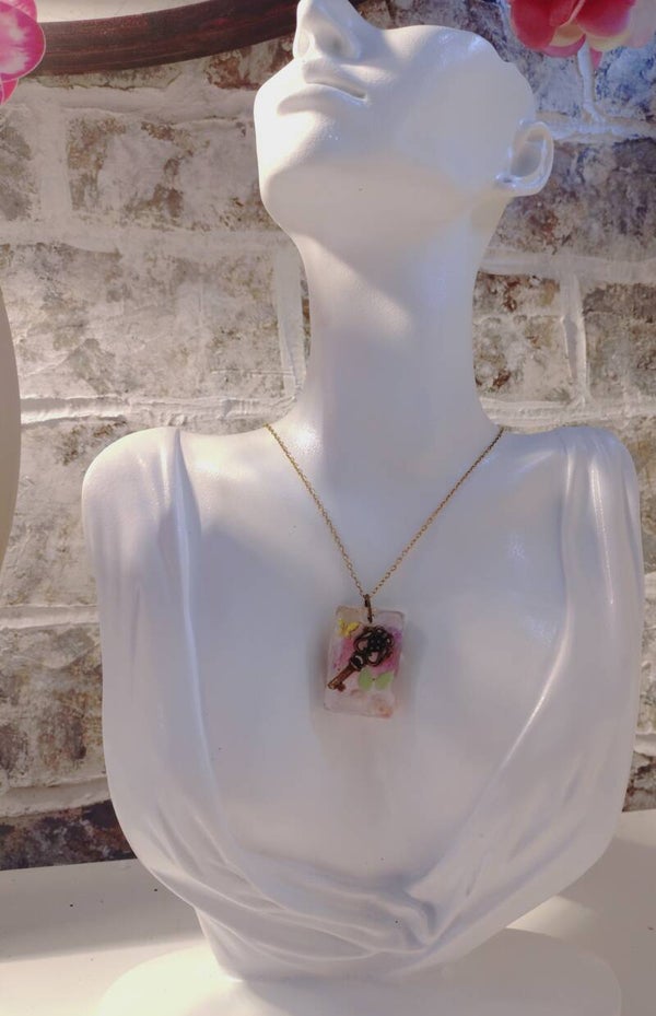 collier rectangulaire clés