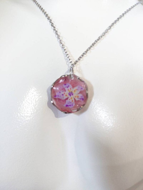 Collier médaillon rond