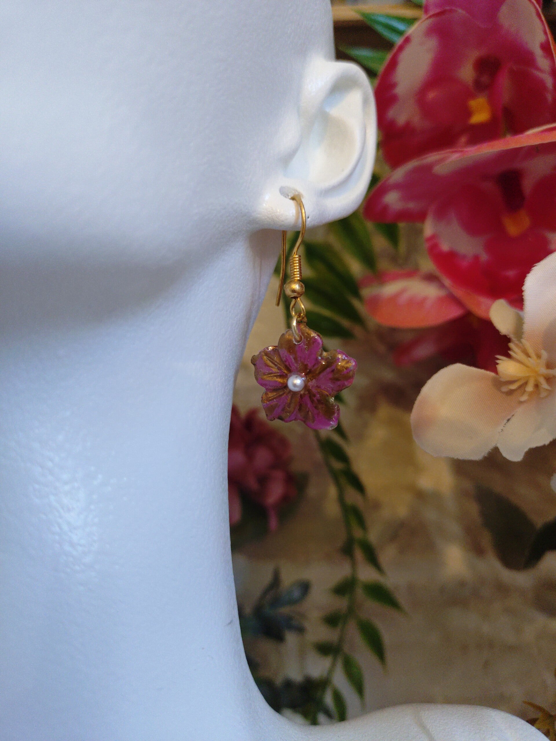 Boucles d'oreilles fleur Parme perle