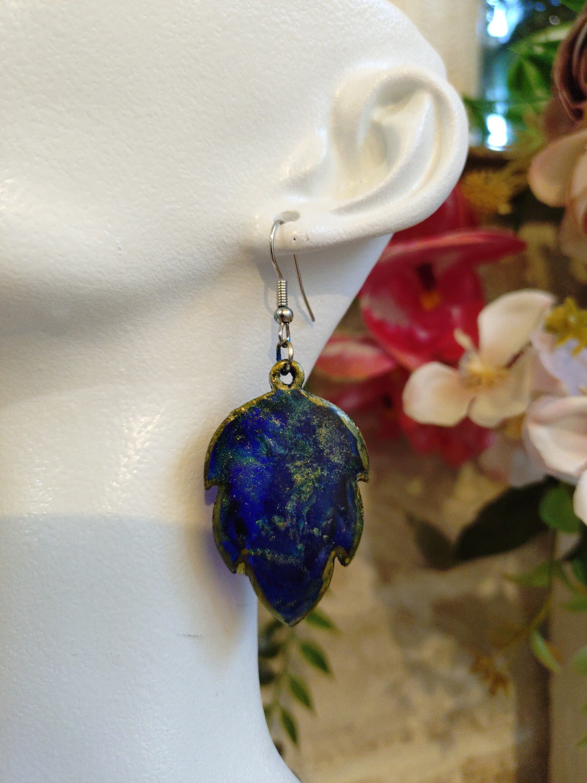 Boucles d'oreilles feuilles bleues doré