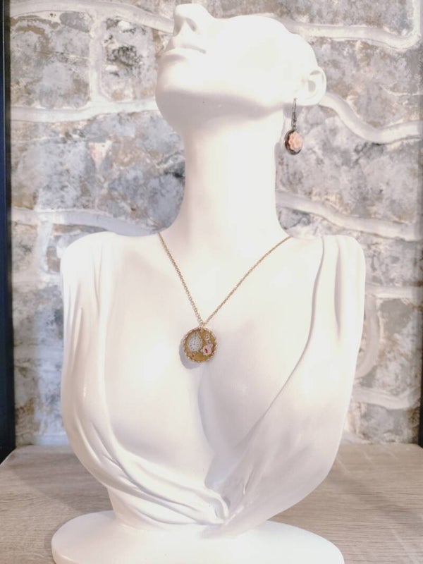 Collier médaillon rond