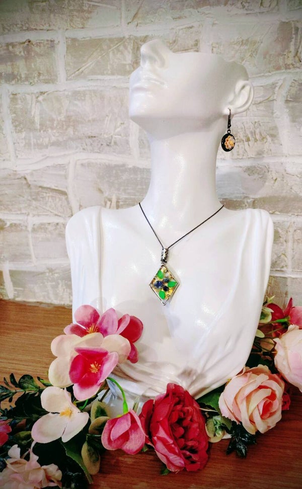 Collier pendentif losange bleu