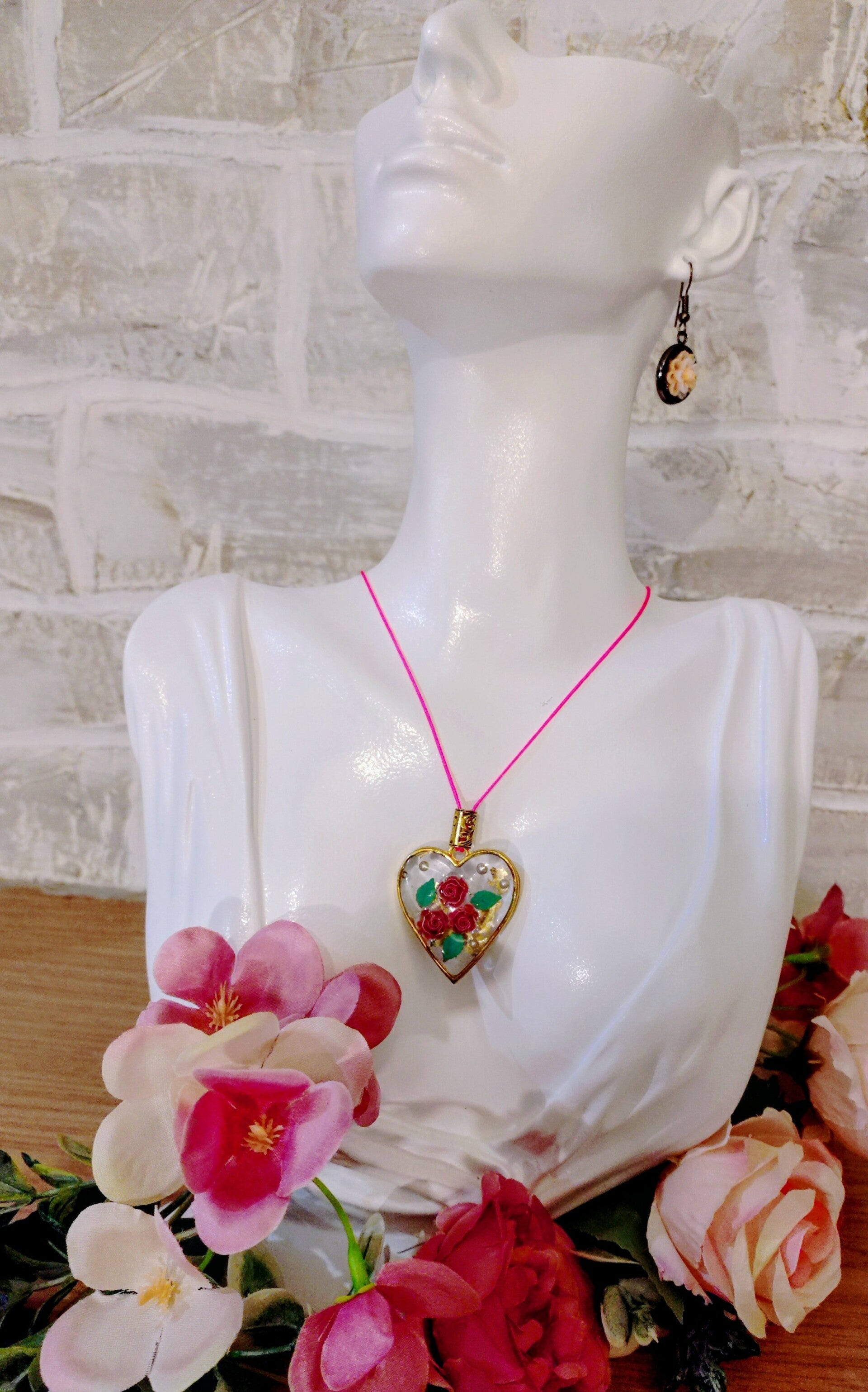 Collier pendentif médaillon coeur