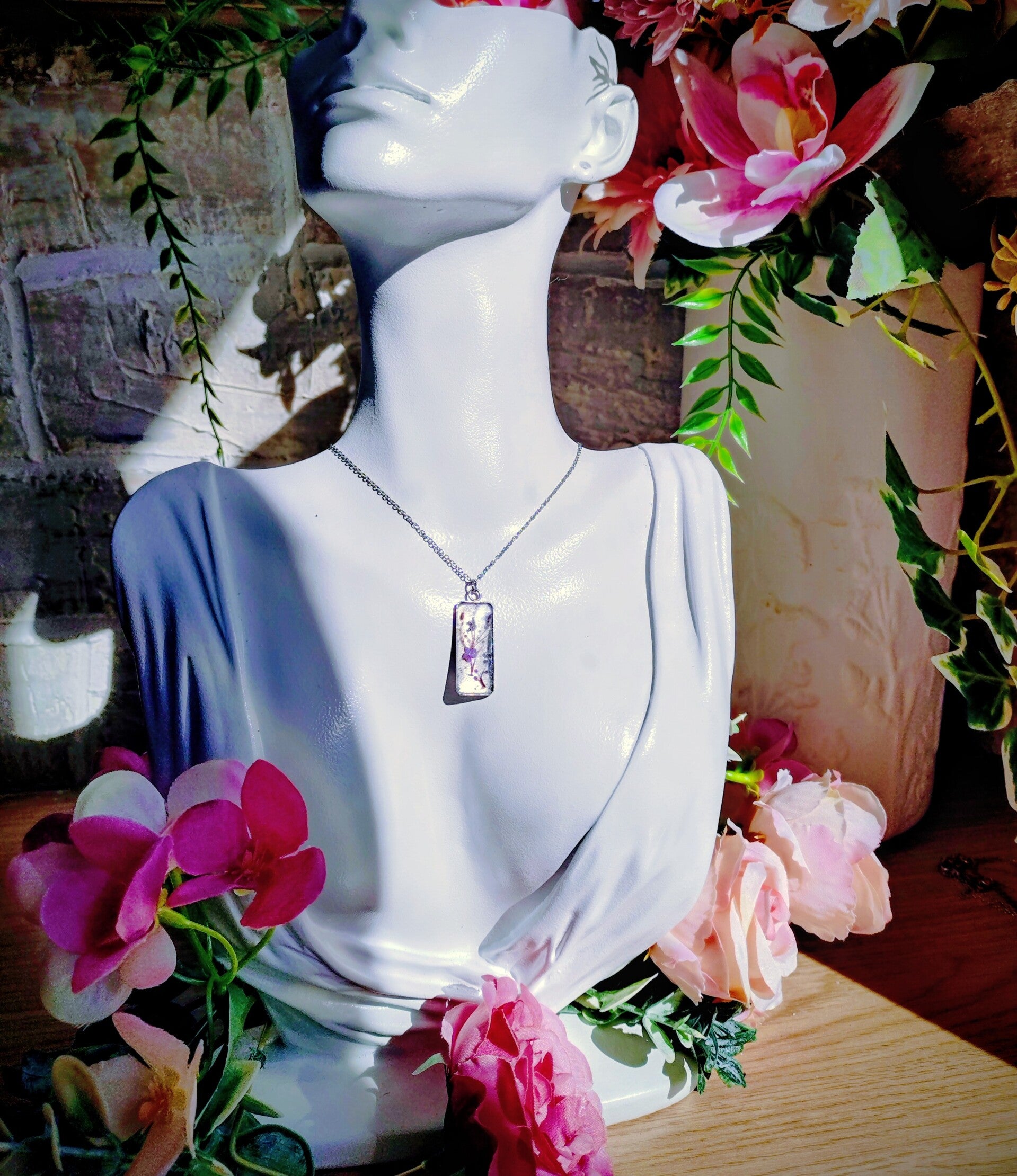 Collier Médaillon rectangulaire floral Parme