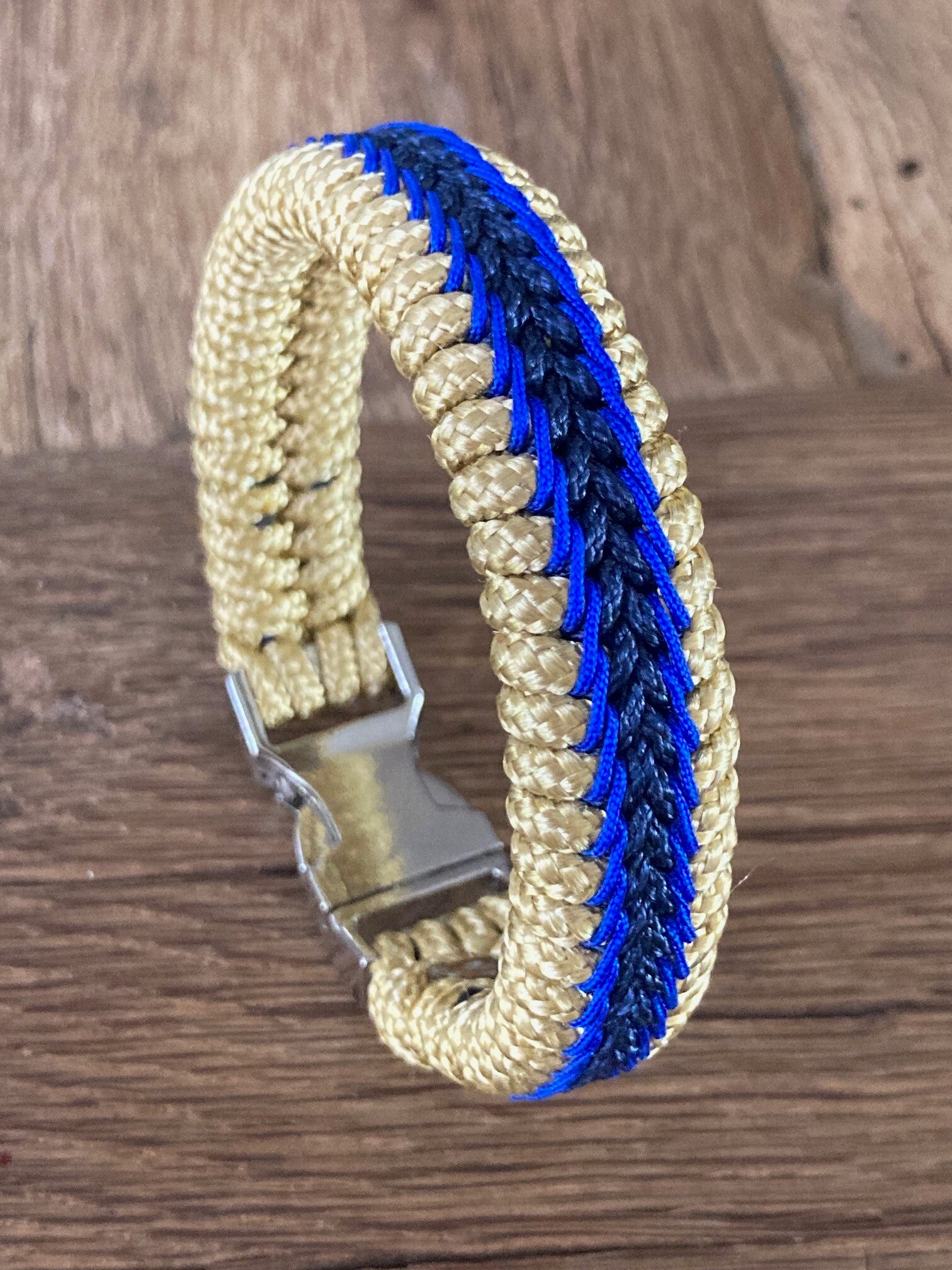Shoreline - Handmade Paracord Bracelet