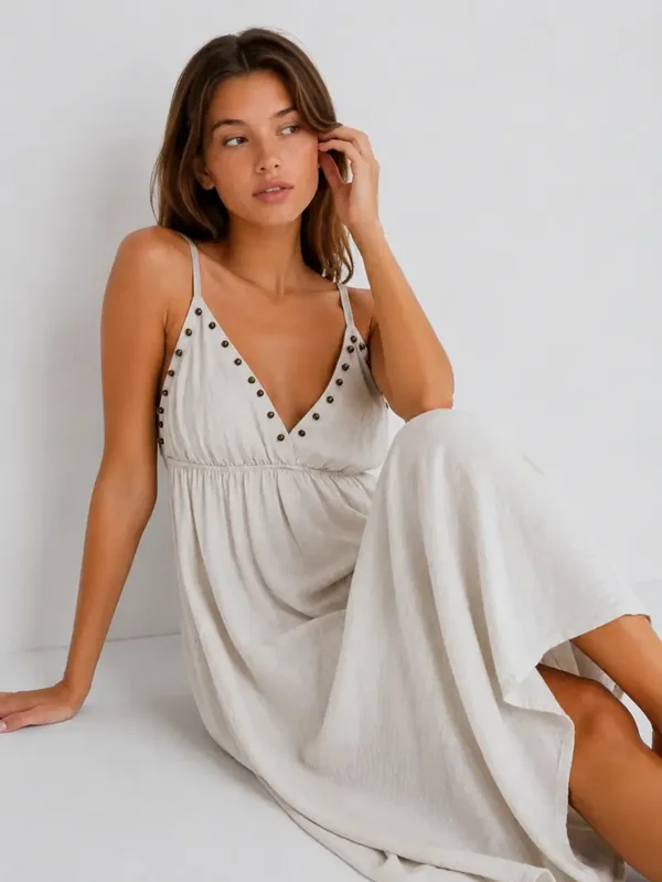 VESTIDO TEEN TACHUELAS