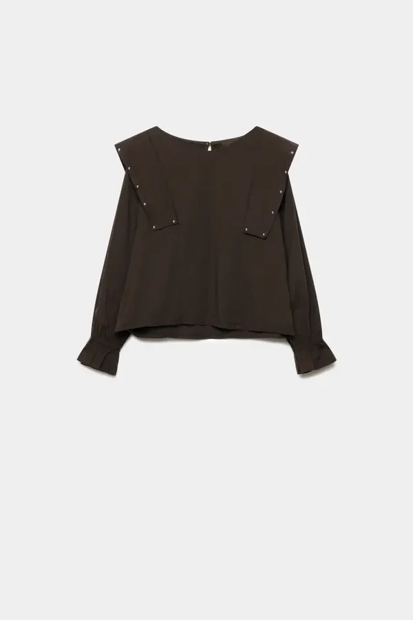 BLUSA TEEN TACHUELAS