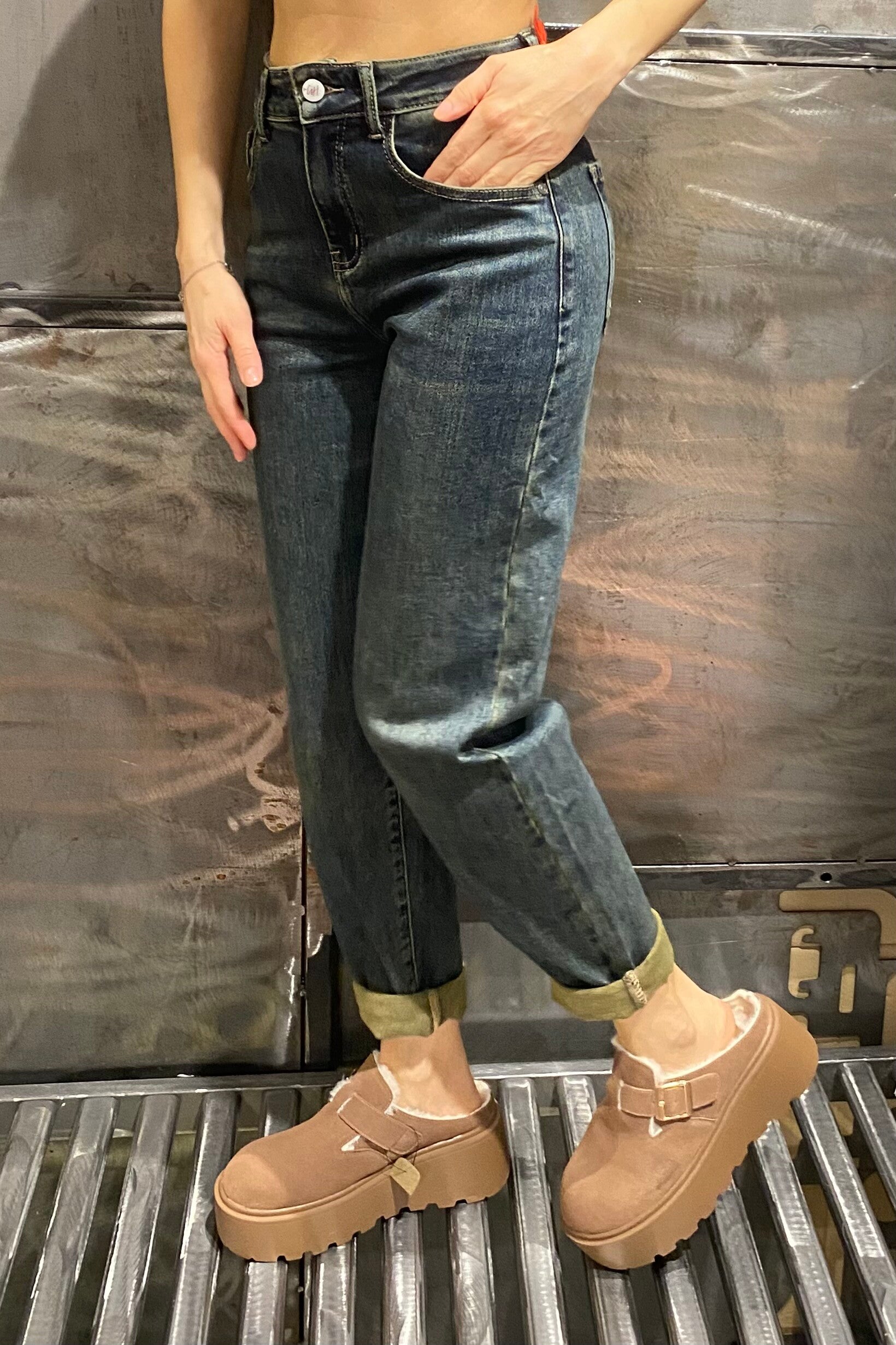 Jeans Amsterdam - Vestibilita’  MOM FIT