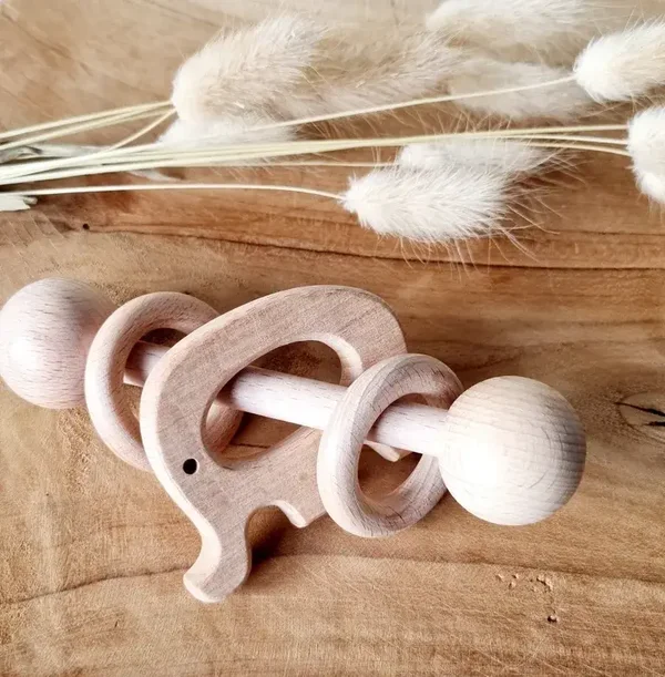 Hochet en bois avec anneaux - Éléphant