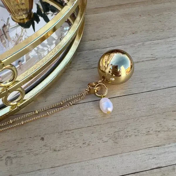 Bola de grossesse or avec perle de cutures  à mes copines à mes copines