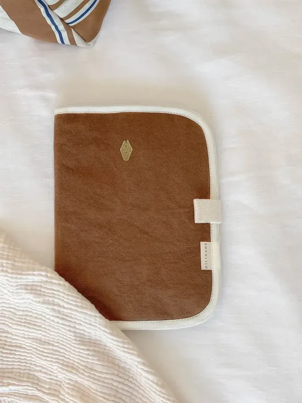Protège Carnet de Santé Camel - EDGAR