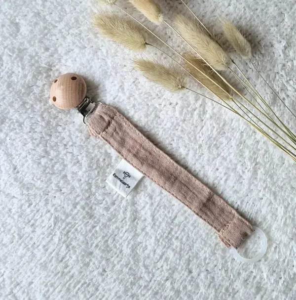 Attache-tétine en tissu hydrophile avec clip de fixation en bois - Sable