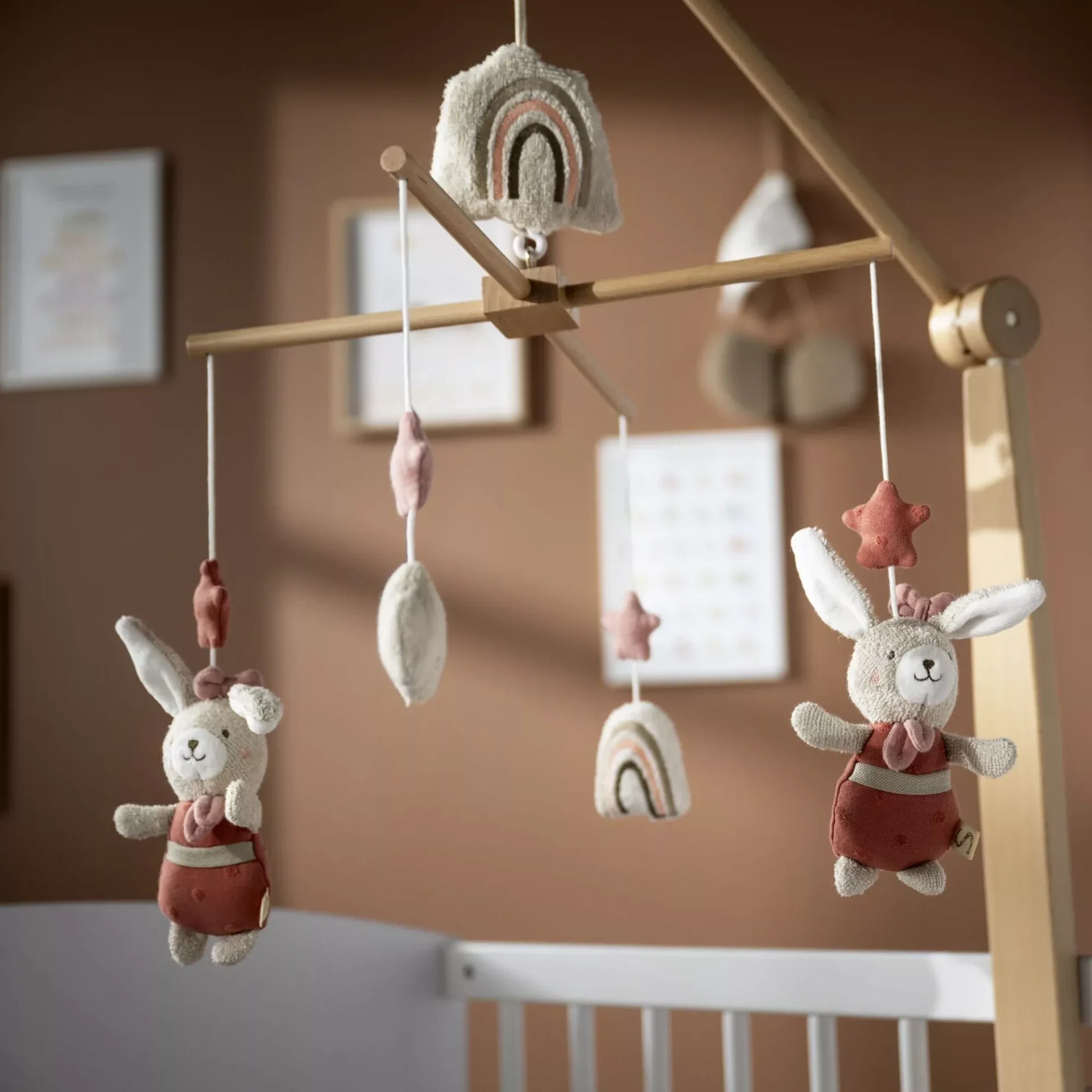Mobile musical en bois avec jouets en coton - PETIT COEUR  Sauthon Sauthon
