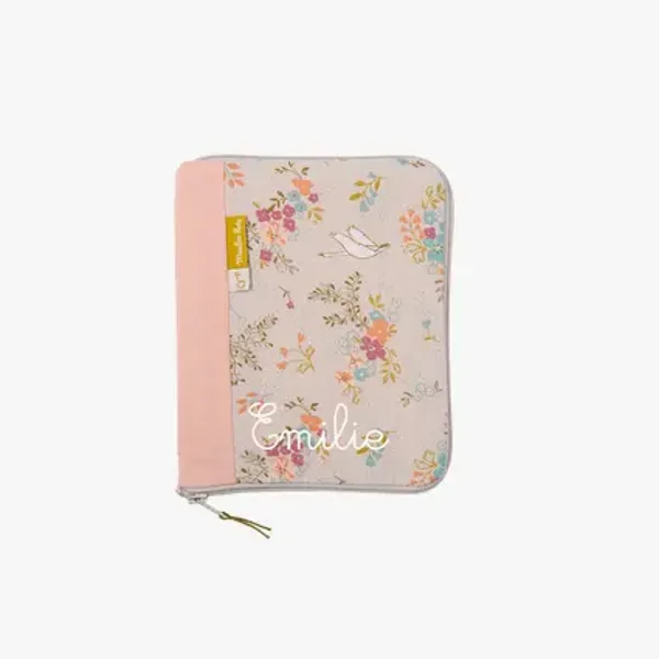 Protège carnet de santé à broder