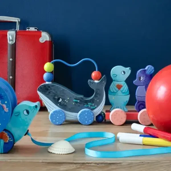 Train d'activités à tirer en bois