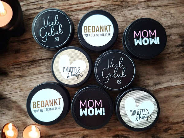 Kaars in blikje met tekst – Handgemaakt