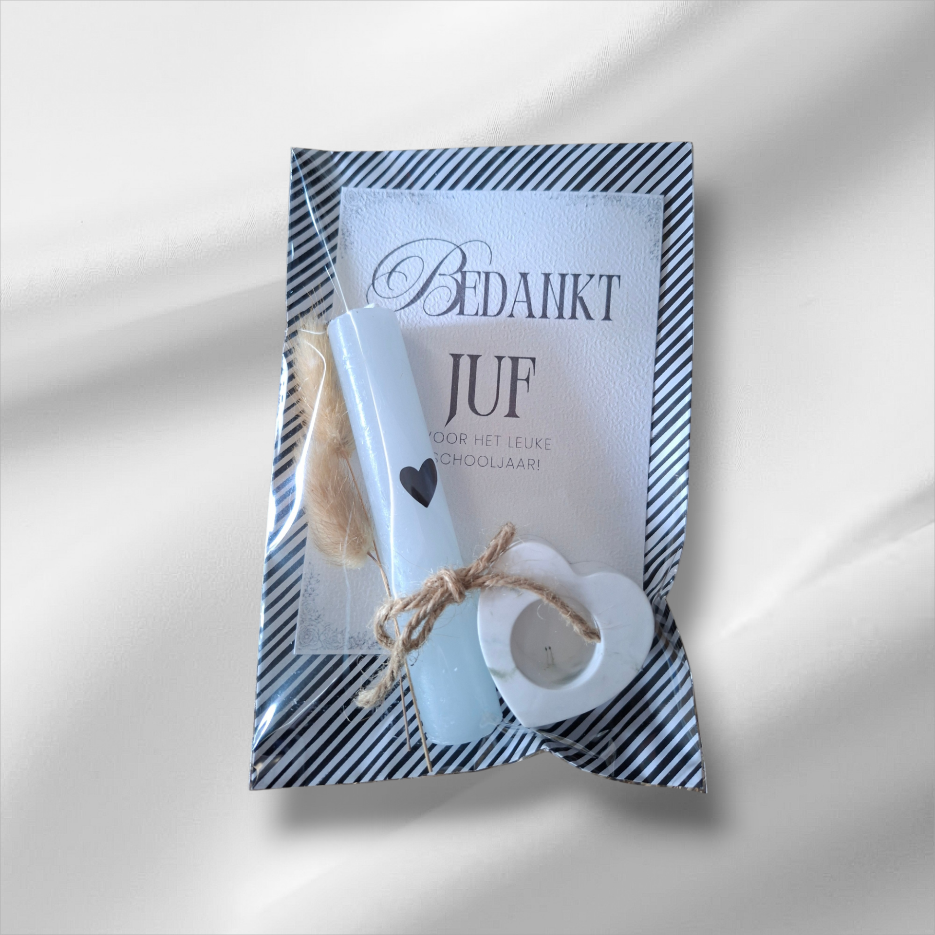 Juf Bedankje Set – Stijlvolle Hartjes Kandelaar met Kaars & Kaart