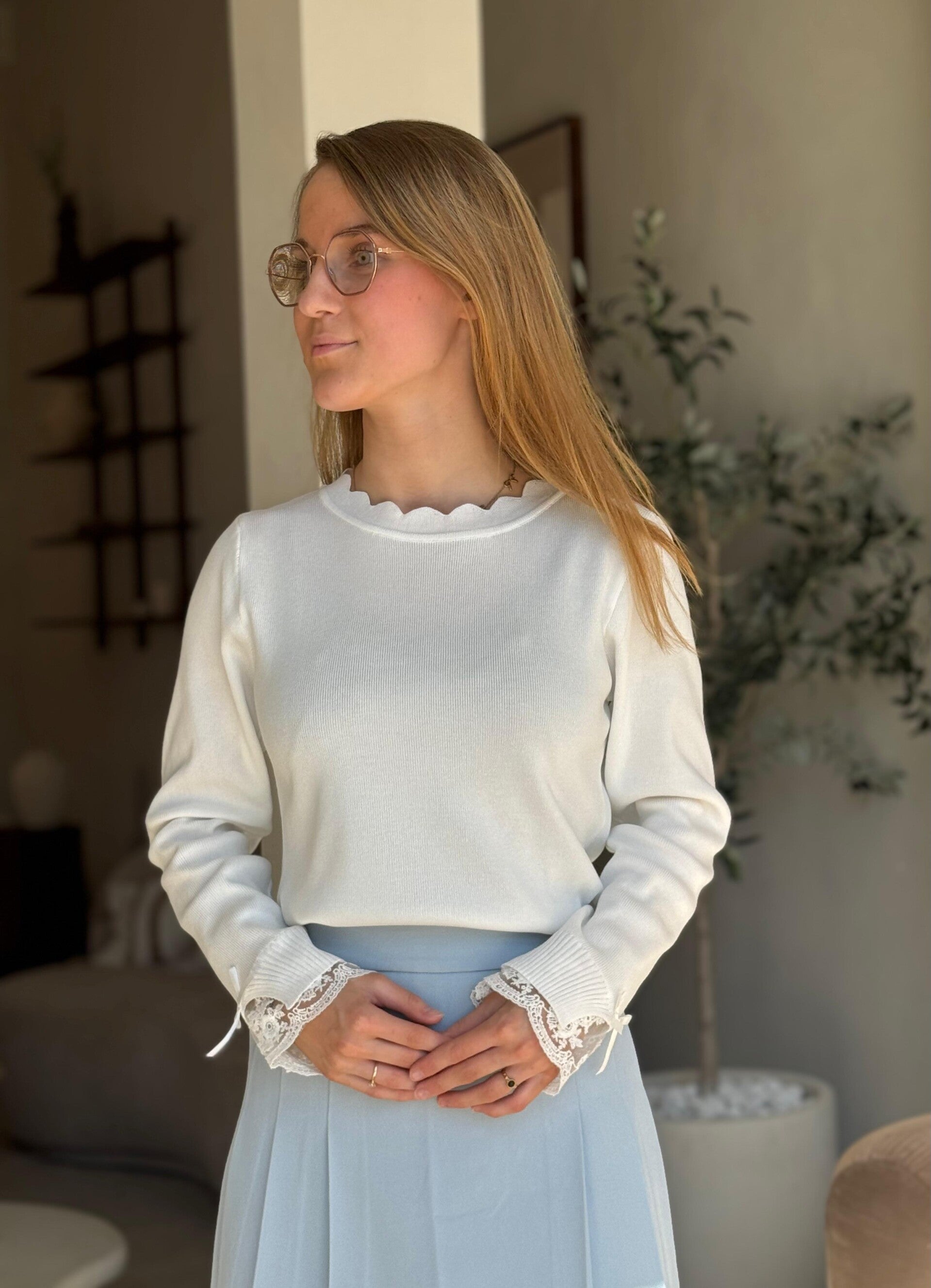 𝗦𝗖𝗛𝗨𝗟𝗣 𝗧𝗢𝗣 𝗢𝗙𝗙𝗪𝗛𝗜𝗧𝗘