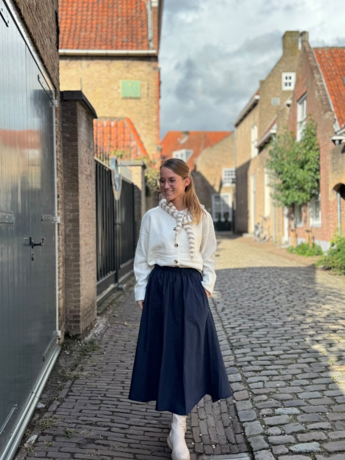 Gebreid vest met sjaaltje beige