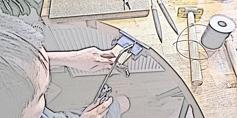 Werktisch mit Schmuckwerkzeugen 1
