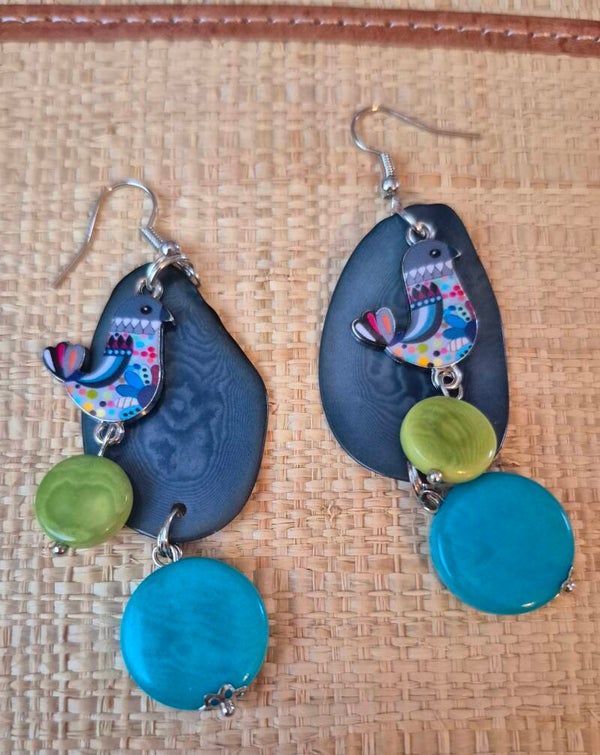 Boucles d'oreilles Tagua : oiseaux gris " Moineau " différents modèles