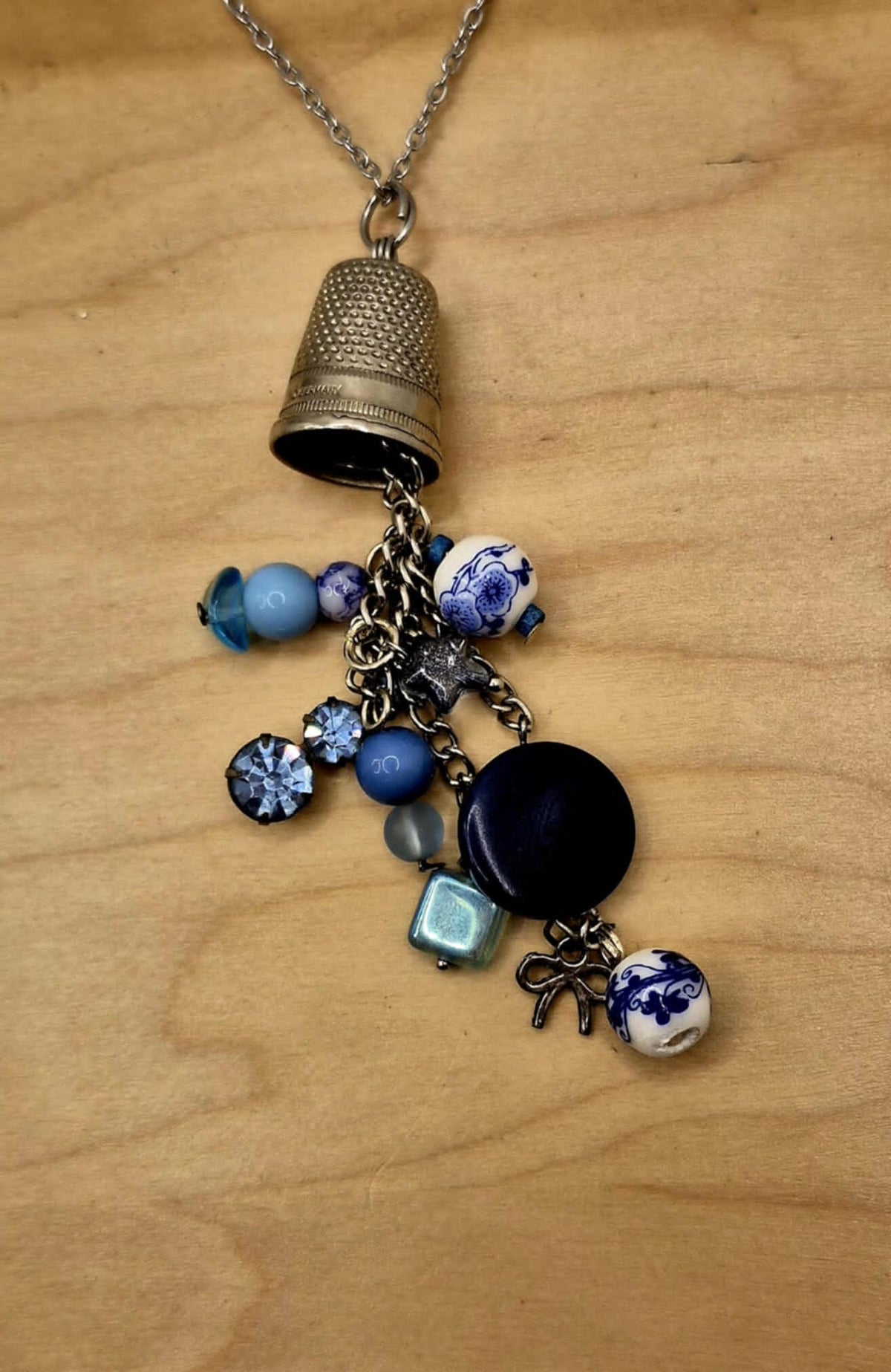 Sautoir "Dé à coudre " bleu | Lijika.creations