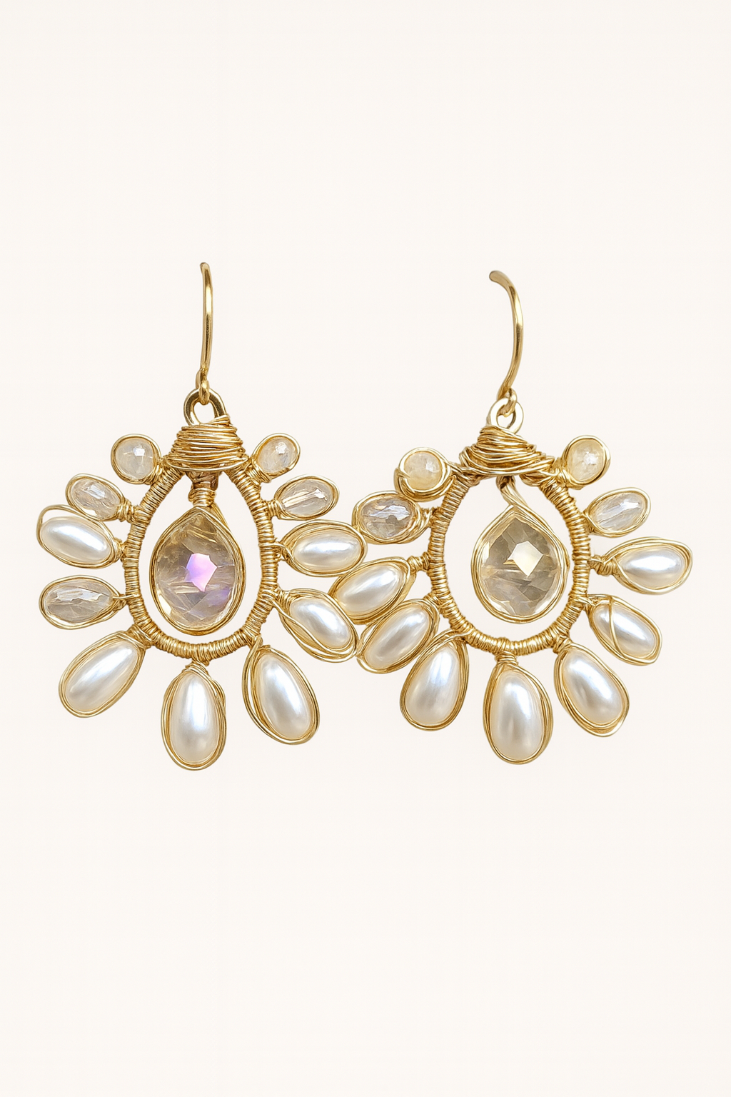 Winter Bride Oorbellen #3 – Handgemaakte Oorbellen met Bewegend Licht | Luclo Arts