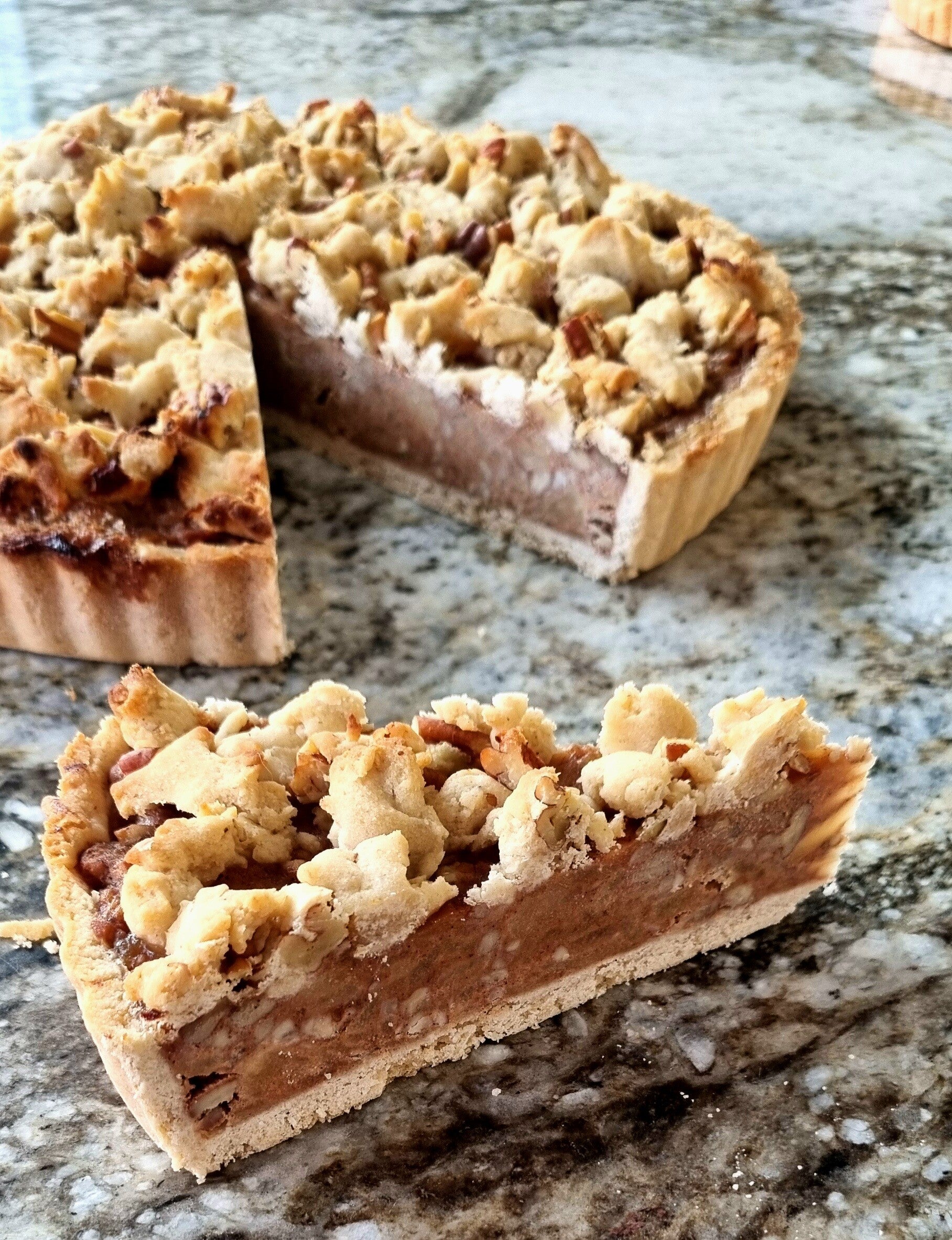 Apple-Pecan Pie  (¨Æblepekantærte¨)