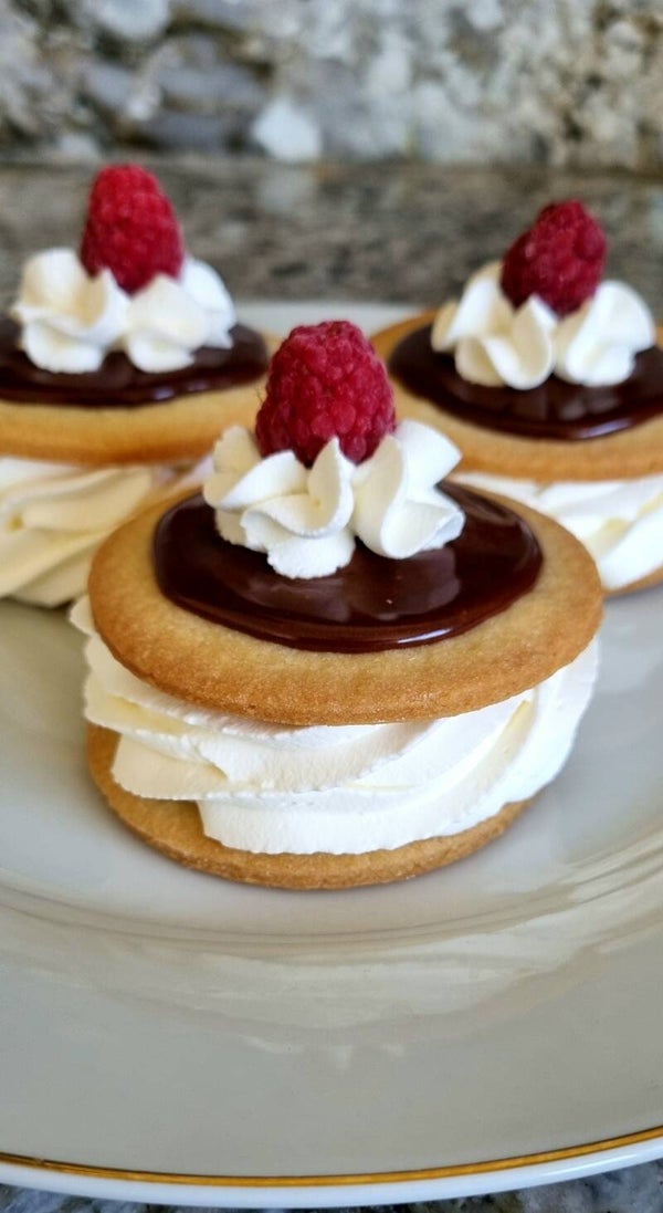 Danish Raspberry Medallions* (¨Hindbærmedaljer¨)