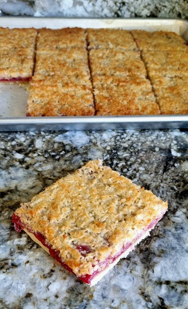 Danish Raspberry Bars (¨Hindbærsnitter¨)