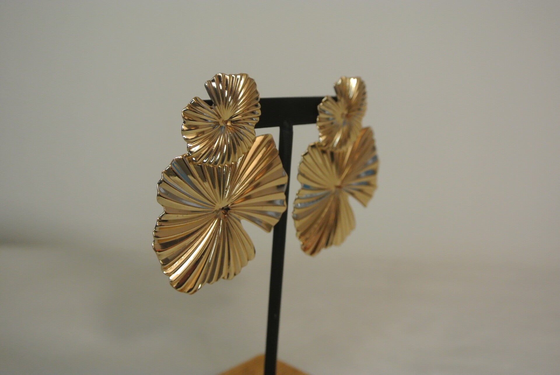 OORBELLEN BLOEM DUBBEL - GOUD