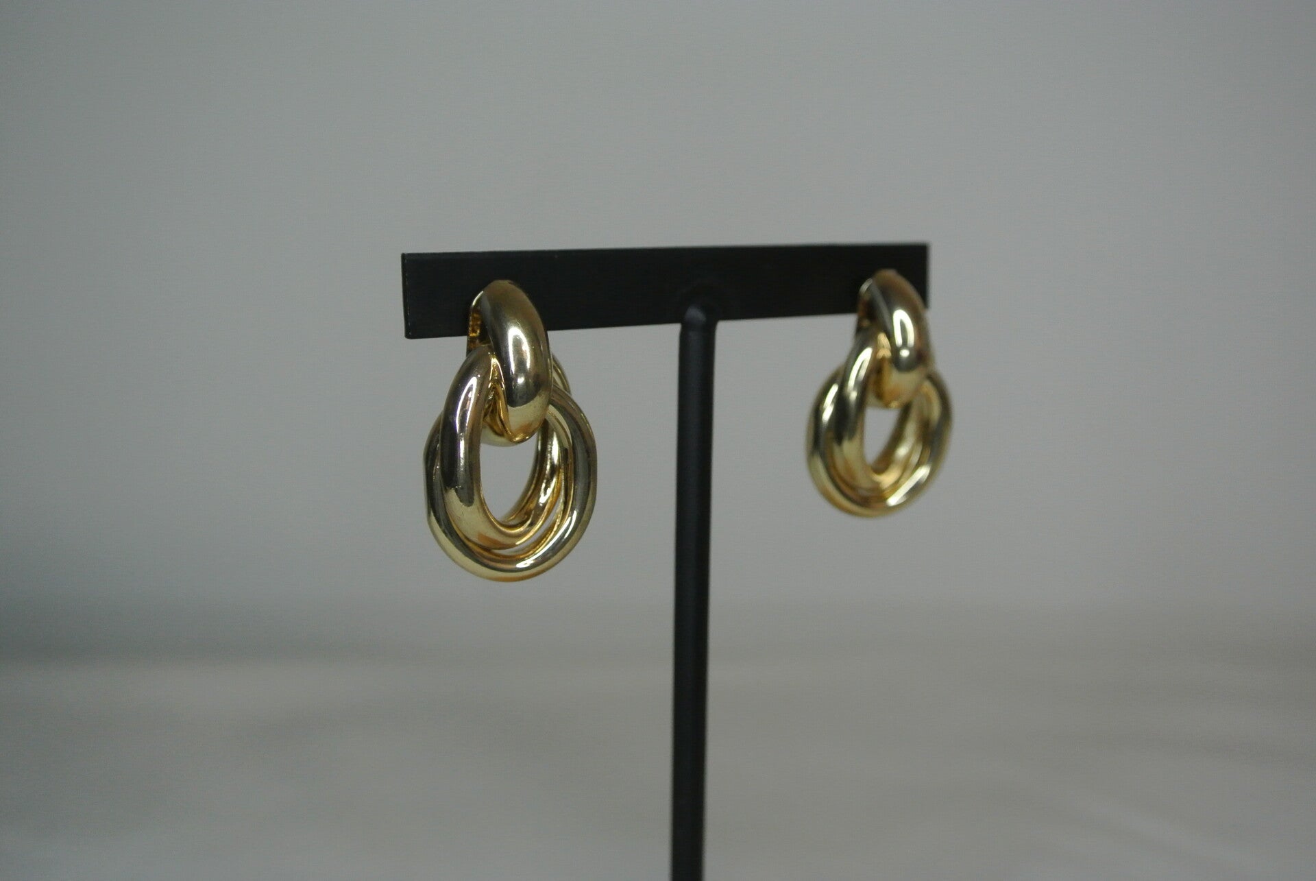 OORBELLEN RING TWIST HANG - GOUD
