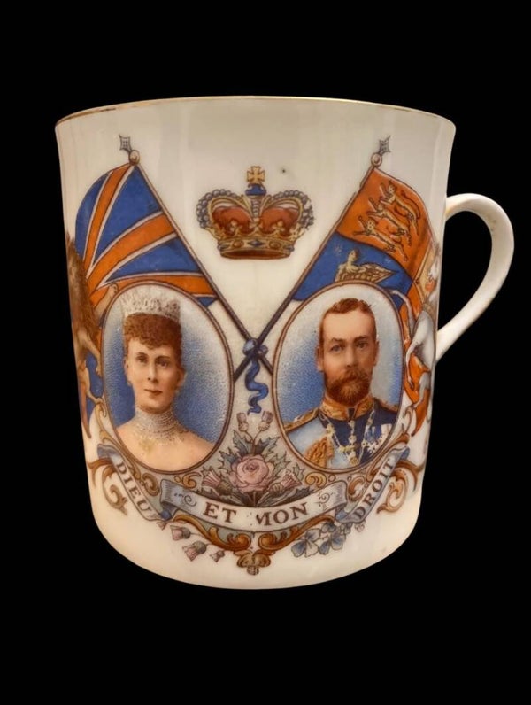 Tasse commémorative britannique George V & Queen Mary – « Dieu et mon droit » – vers 1911